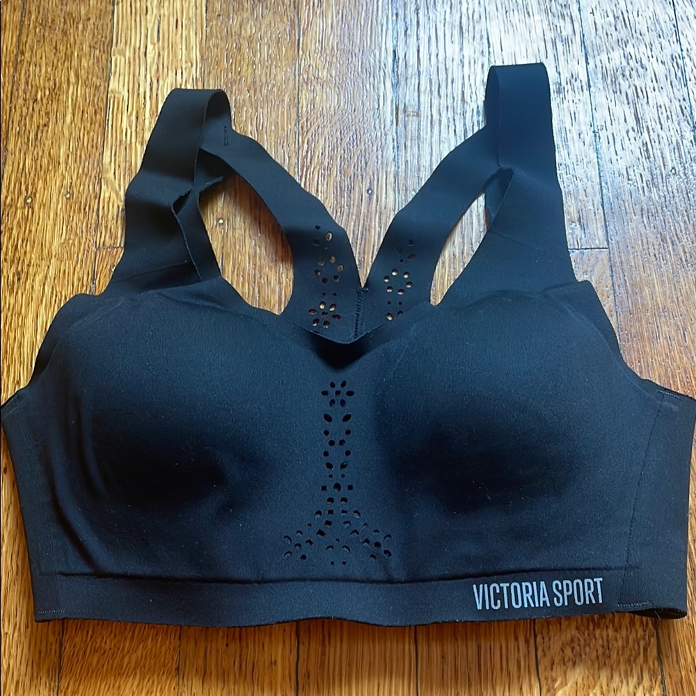 Victoria’s Secret Black Sports Bra